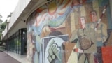 "Это часть нашей истории, искусства: мы обязательно должны их сохранить!" В Грузии волонтеры восстанавливают советские мозаики